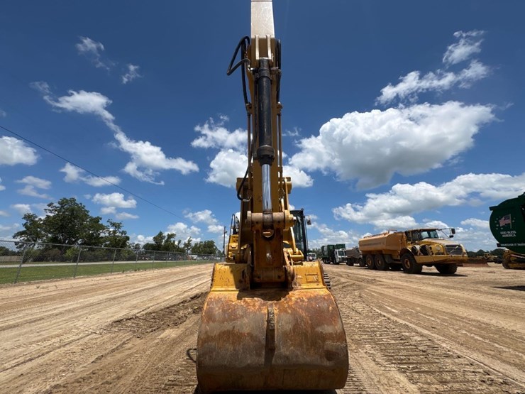 2015-caterpillar-336fl-image-3