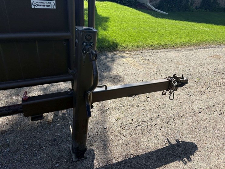 bz-welding-portable-cattle-tub/alley,-adjustable-width-alley,-slide-gates-on-both-ends-of-alley,-tub-image-10