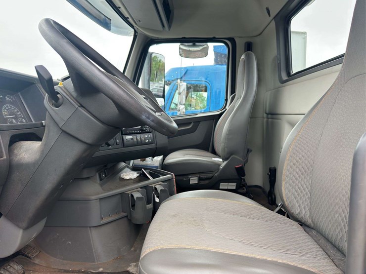 2018-volvo-vnr-t/a-daycab-image-14