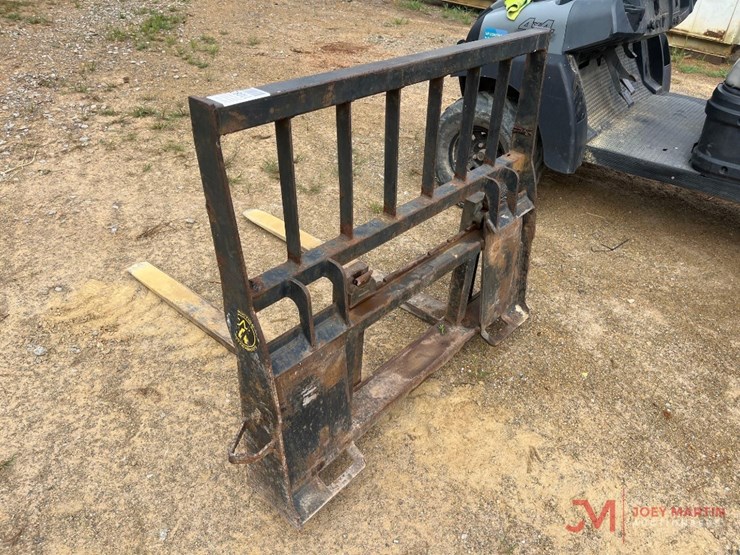 forks-skid-steer-attachment-image-3