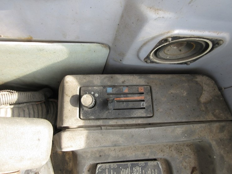 1997-john-deere-690-image-27