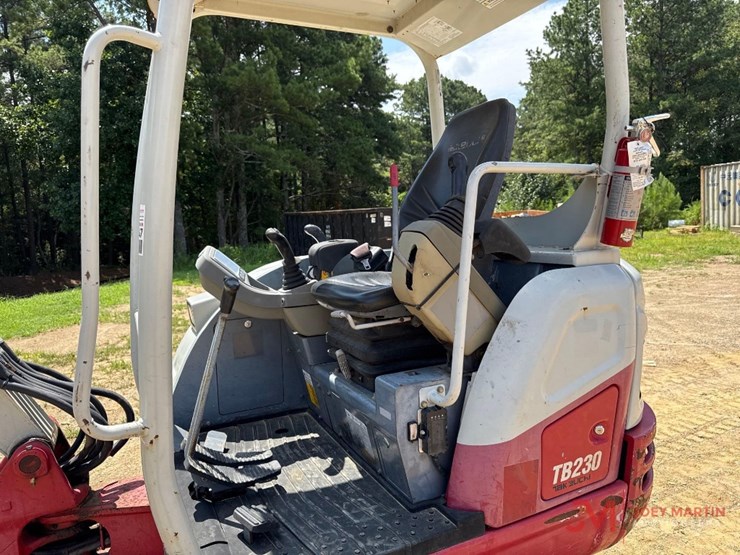 2019-takeuchi-tb230-image-18