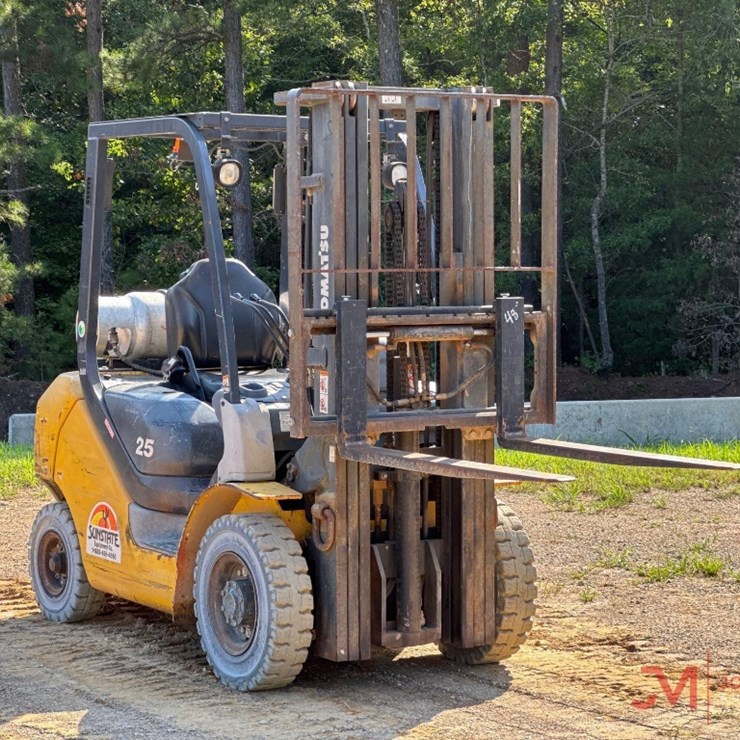 KOMATSU FG25HT-16