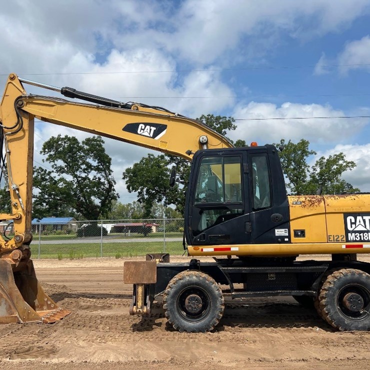 2011 CATERPILLAR M318D