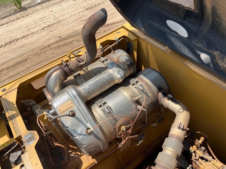 caterpillar-320fl-image-35