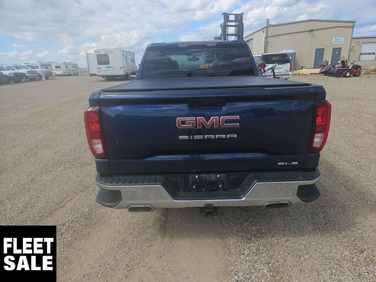 2022-gmc-sierra-1500-image-18