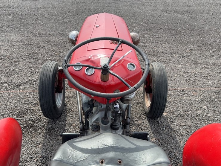 #3052-•-massey-ferguson-35-tractor-image-13
