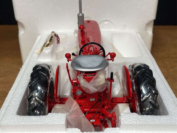 1/16-farmall-450-50th-anniversary-nib-ertl-image-6