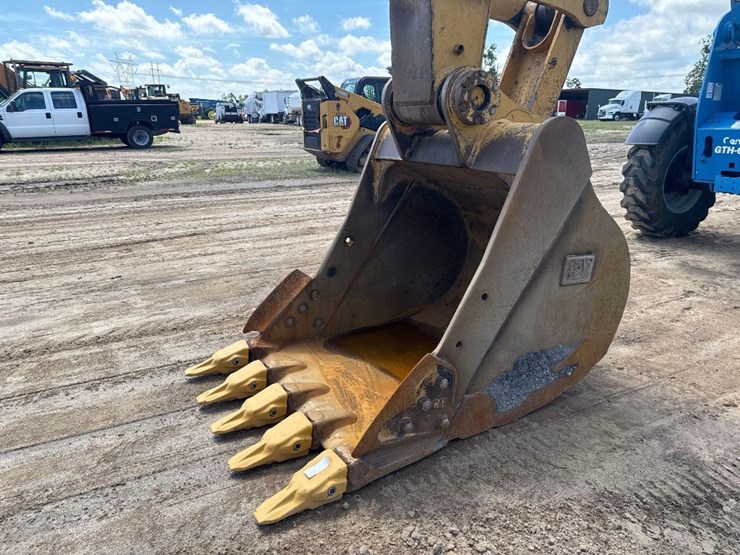 2019-caterpillar-326fl-image-26