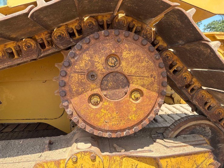 caterpillar-d6t-lgp-image-12