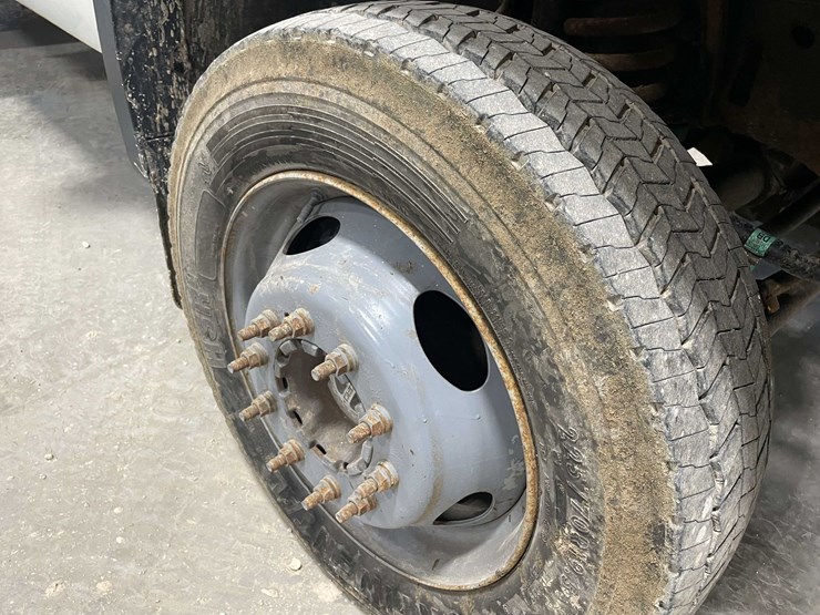 2005-ford-f550-xl-image-15