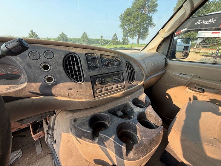 2007-ford-e350-image-19