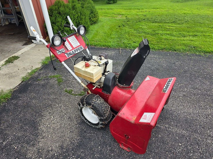 snapper-1030-walk-behind-snow-blower,-self-propelled,-electric-start,-tecumseh-cast-iron-engine,-lig-image-1