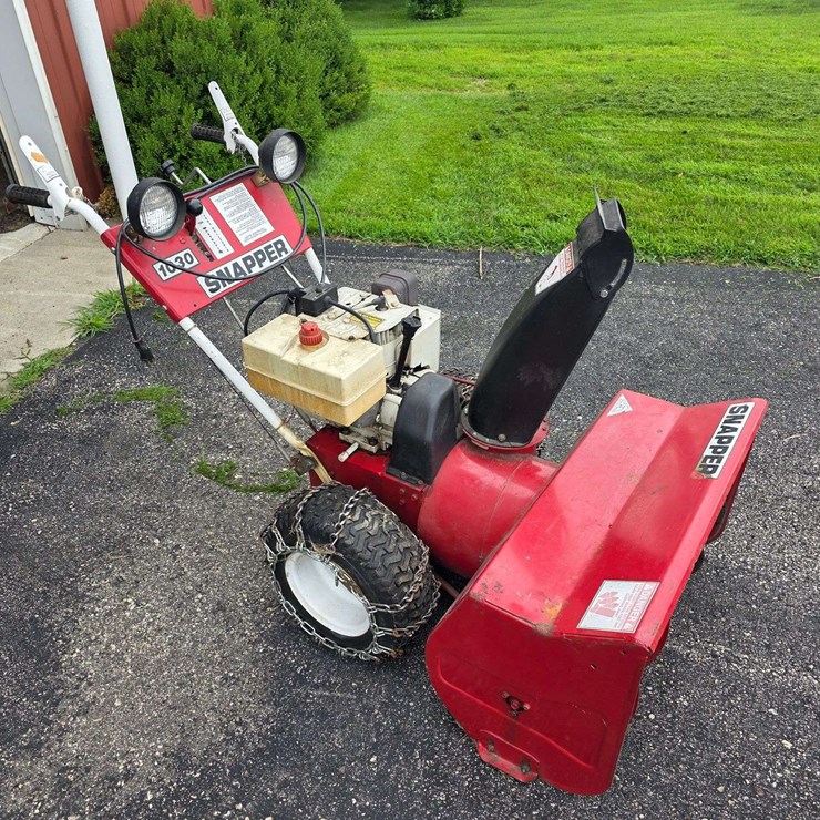 Snapper 1030 Walk Behind Snow Blower, Self Propelled, Electric Start, Tecumseh Cast Iron Engine, Lig