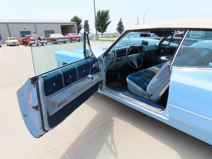 1967-cadillac-deville-convertible-image-8