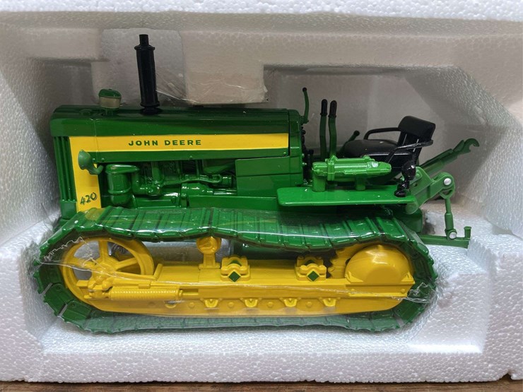 1/16-john-deere-420-crawler-1998-plow-city-nib-ertl-image-2