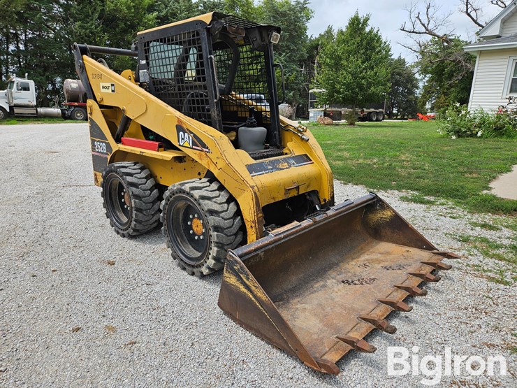 2005-caterpillar-252b-image-3