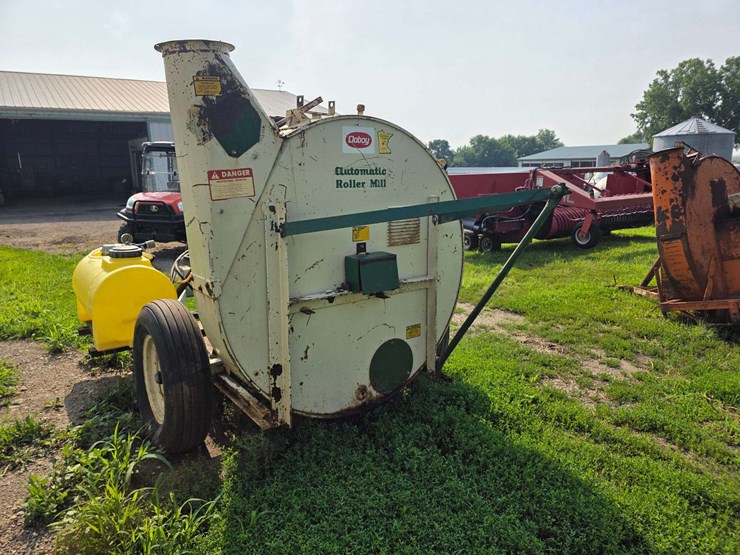 automatic-silage-blower,-set-up-for-high-moisture-corn,-set-up-with-automatic-roller-mill-image-19
