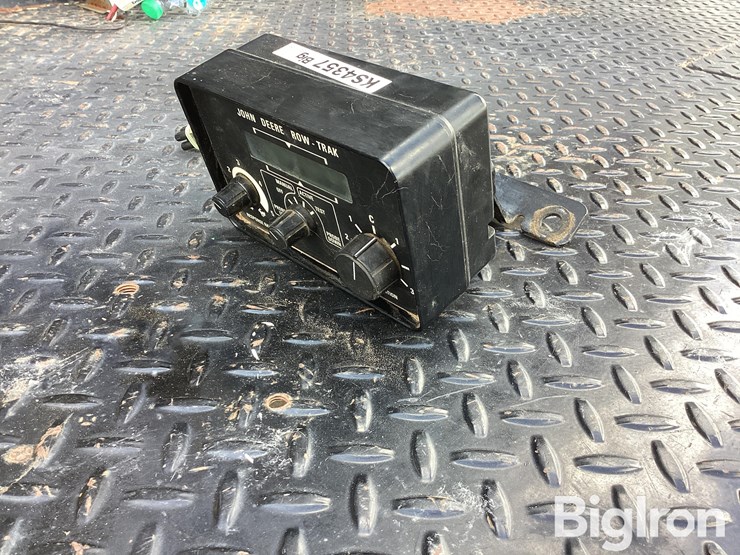 john-deere-row-trak-monitor-image-1