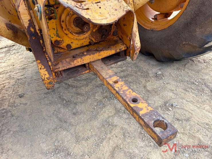 john-deere-2155-image-13
