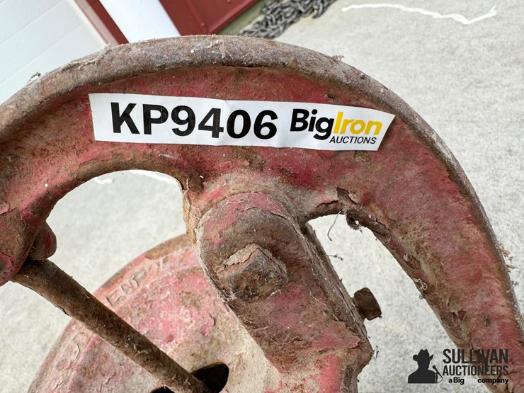 red-jacket-cistern-pump-image-10