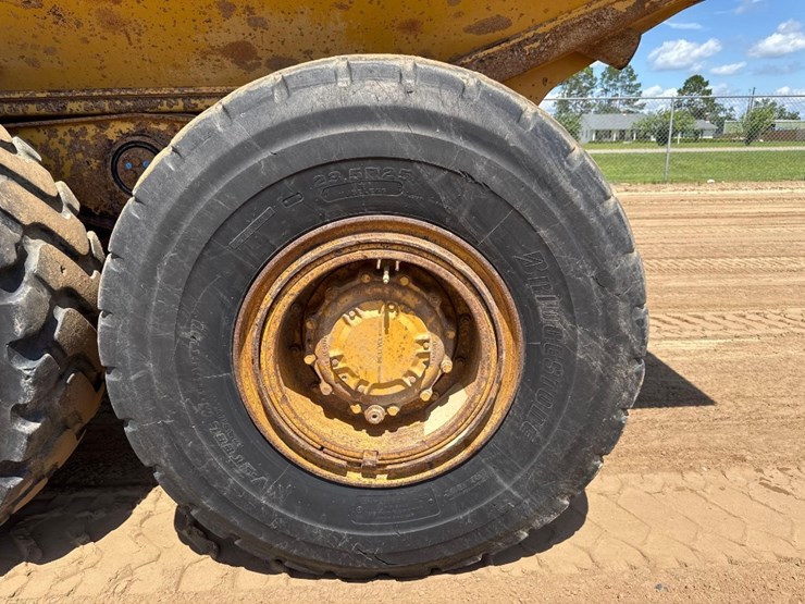 1998-caterpillar-d250e-image-8
