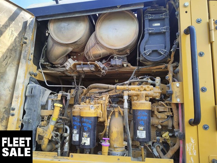 2020-caterpillar-14-image-27