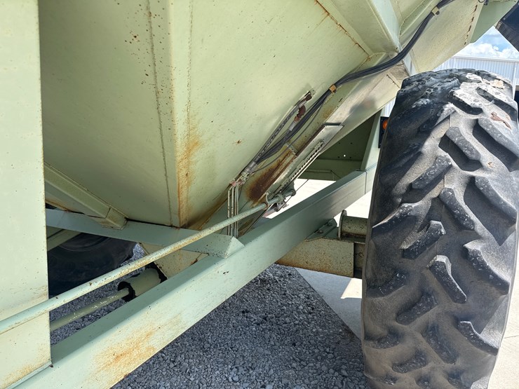 #1084-•-orthman-grain-cart-image-10