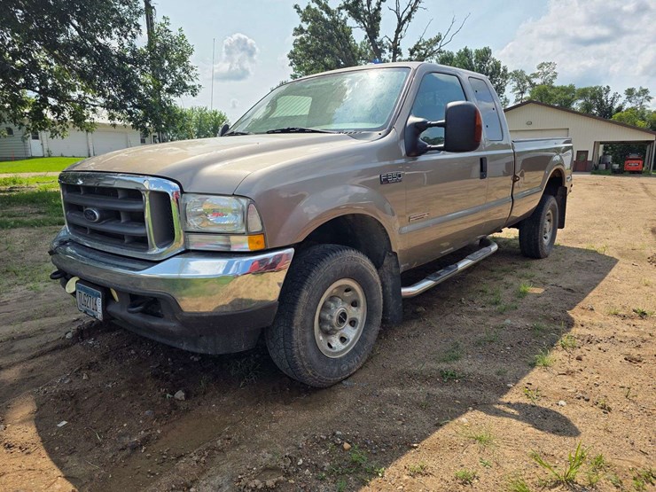 2004-ford-f350-xlt-image-1