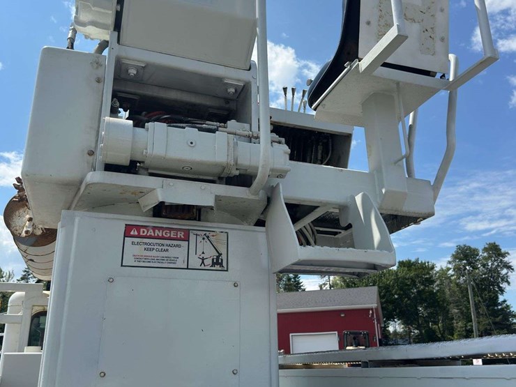 2007-peterbilt-pb335-s/a-auger-truck-image-14