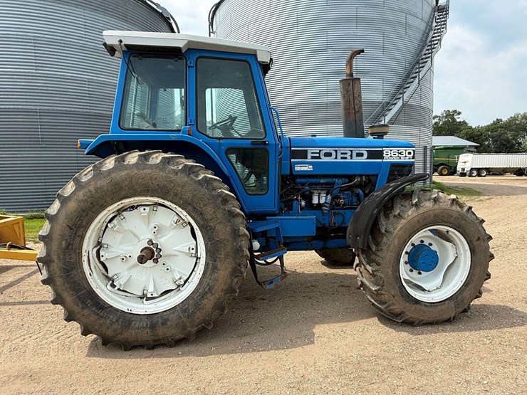 1990-ford-8630-image-7