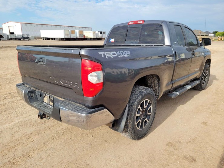 2019-toyota-tundra-sr5-image-3