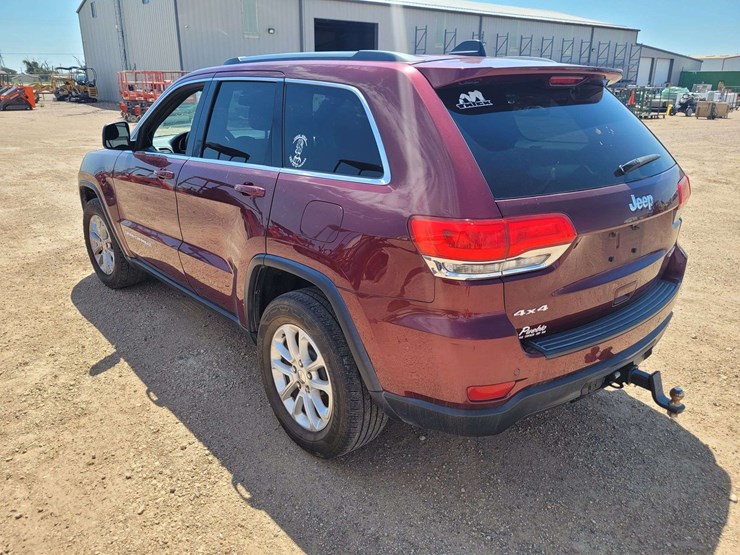 2016-jeep-grand-cherokee-laredo-image-4