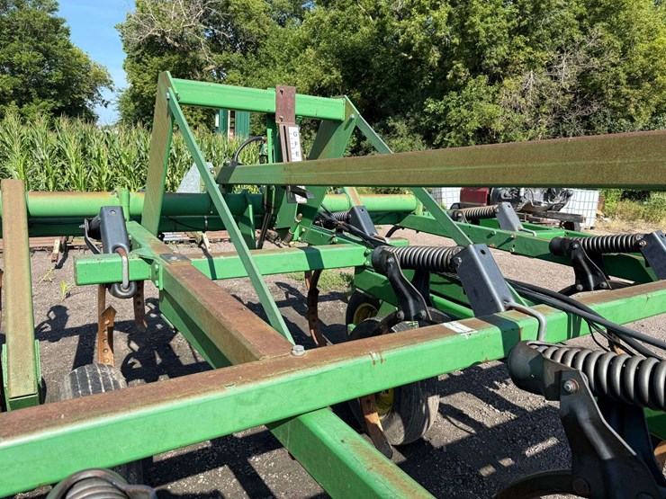 john-deere-680-image-13