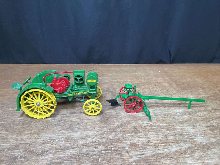 john-deere-16-image-14