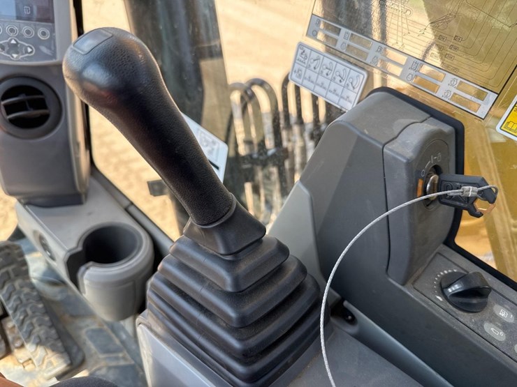 2018-caterpillar-326fl-image-39