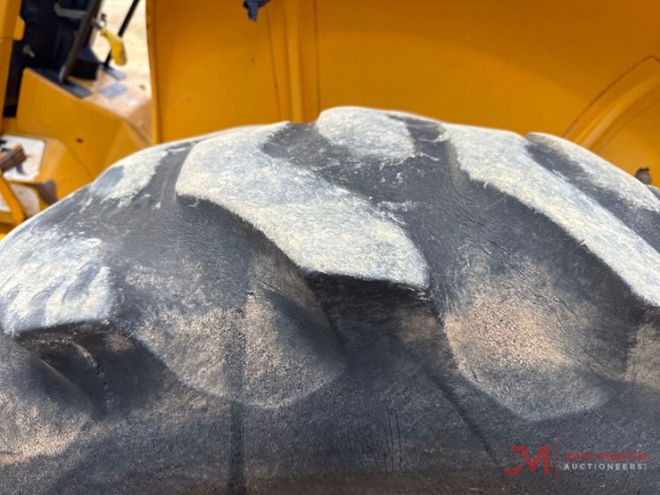 john-deere-2155-image-11