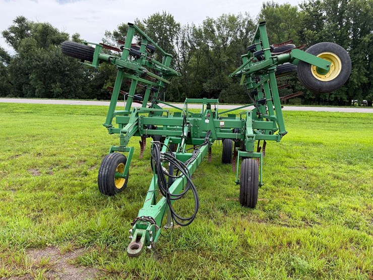 john-deere-680-image-4