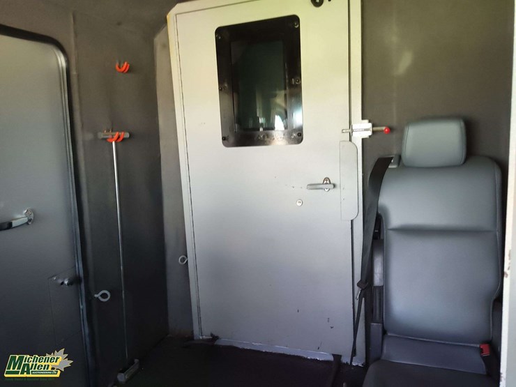 2017-ford-transit-image-12