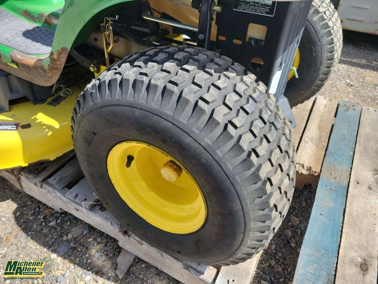 john-deere-la100-image-9