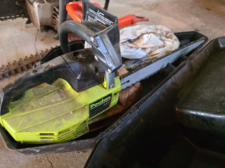 (2)-chainsaws-and-hedge-trimmer,-unknown-working-condition,-buying-all-for-one-money-image-3
