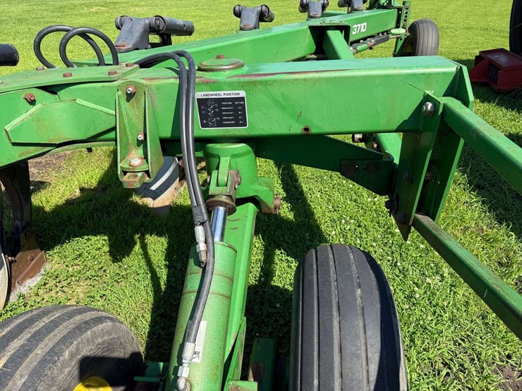 john-deere-3710-image-24