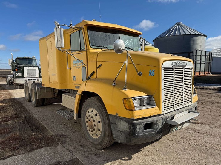 1993-freightliner-fld112-image-12