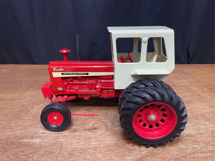 1/16-ih-1256-ertl-image-2