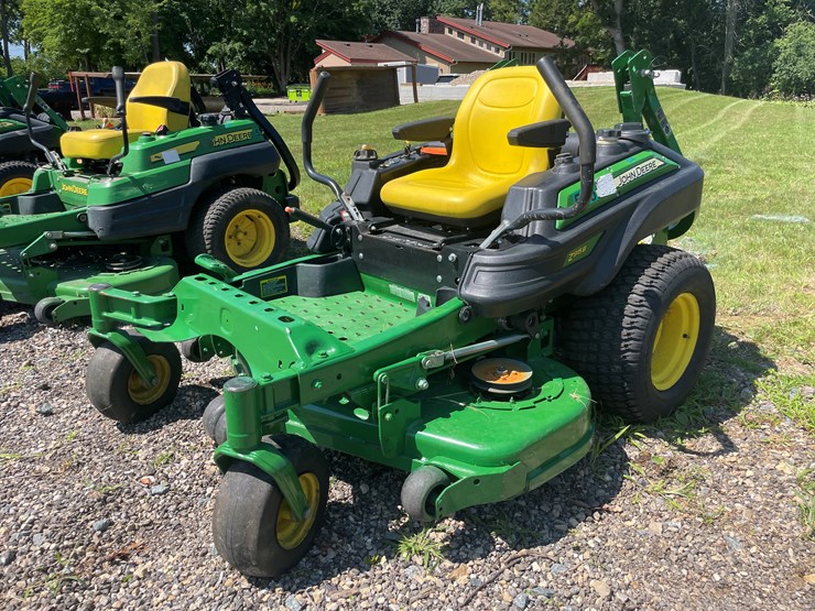 2020-john-deere-2020-image-1