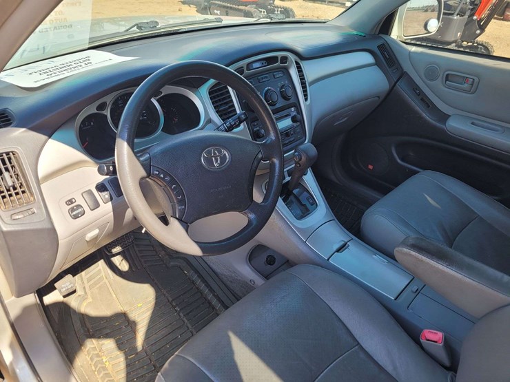 2005-toyota-highlander-image-9