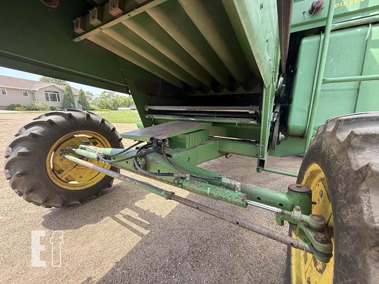 1981-john-deere-7720-image-21