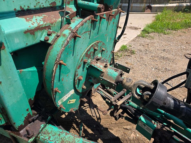 houle-7300-gallon-manure-tank,-3-axle,-front-and-back-axles-steer,-725/65-26-tires,-was-used-in-spri-image-36