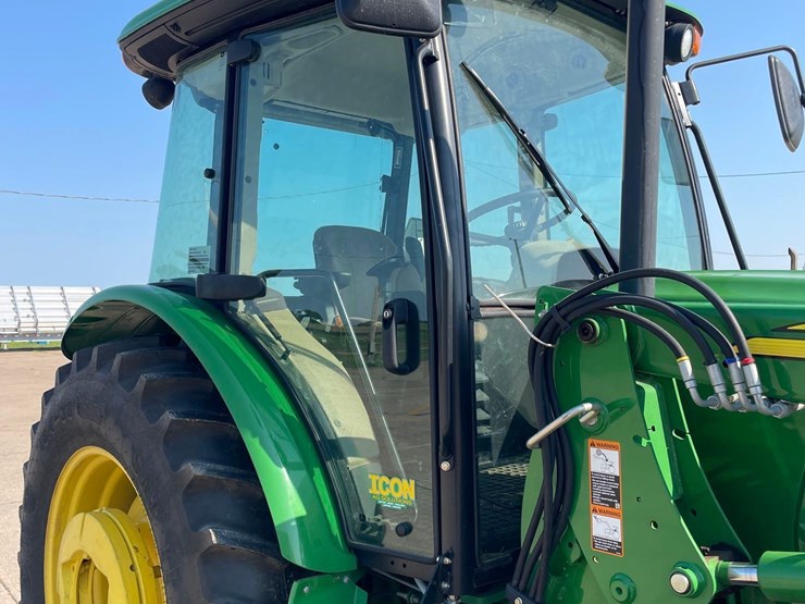 2015-john-deere-6115d-image-15