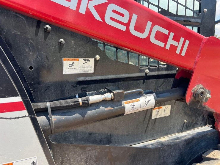2014-takeuchi-ts70r-image-18